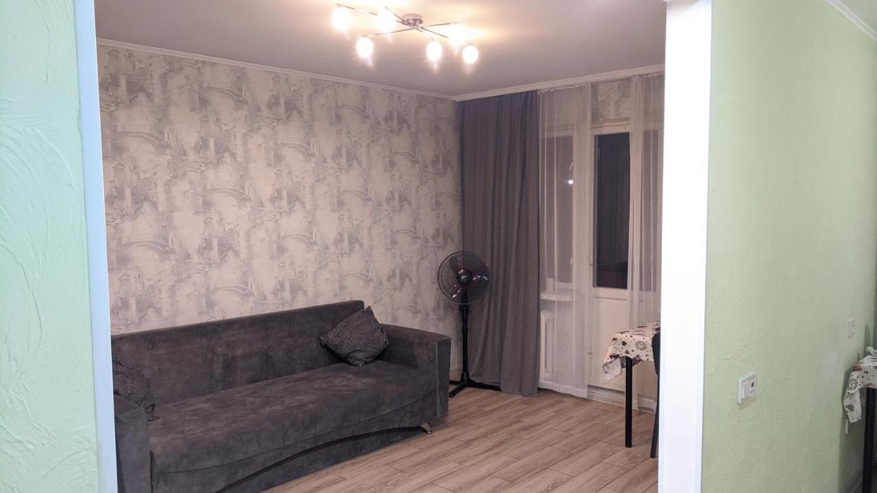 Apartment Near City Center On Peremohy Avenue 46 Chernigov Exterior foto